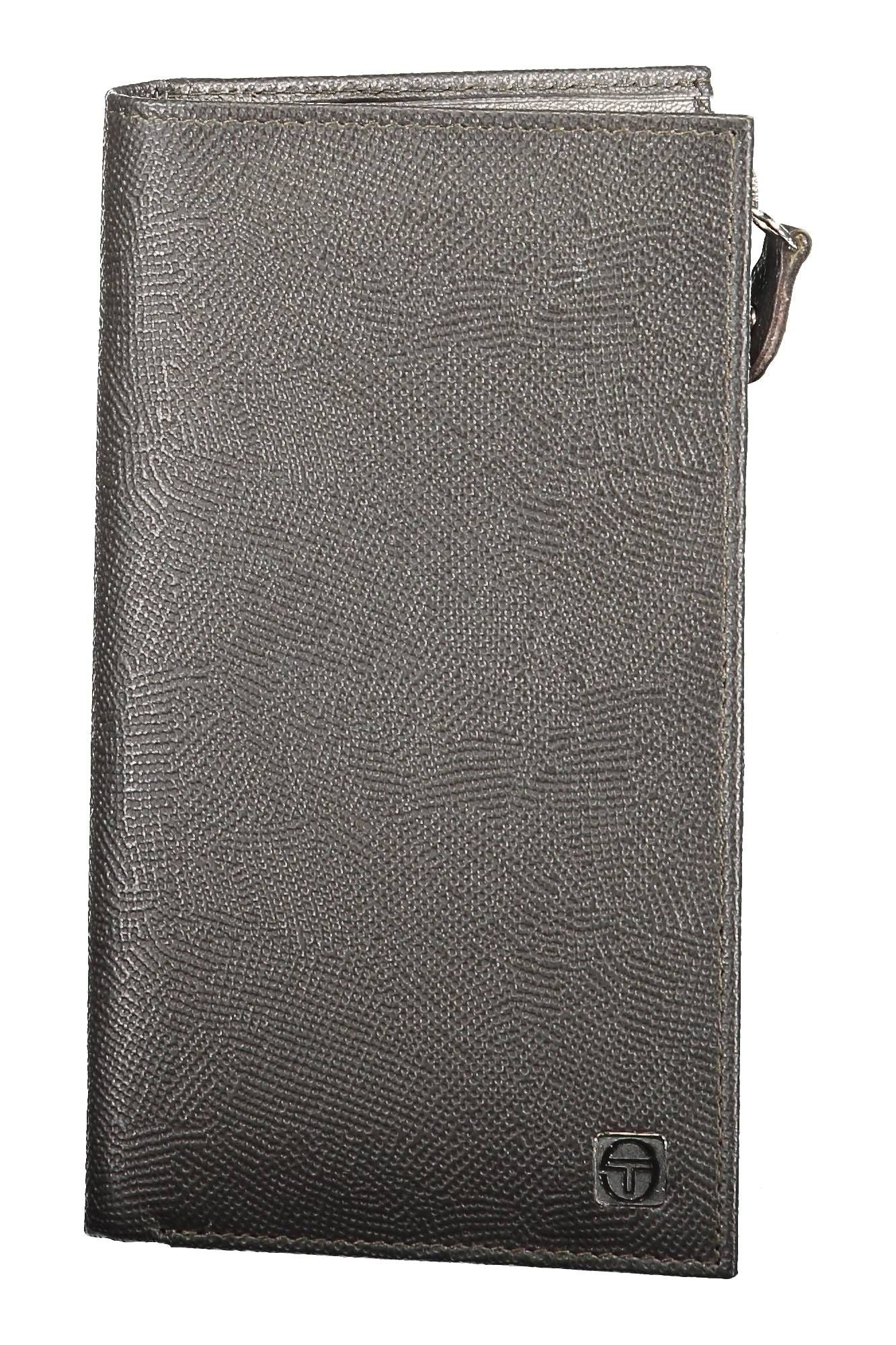 Elegant Leather Bifold Wallet with Coin Pocket